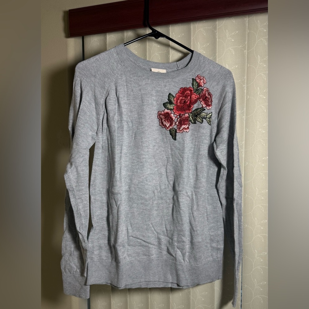 St. John's Bay Light Gray Sweater with Red Floral Design 1-106